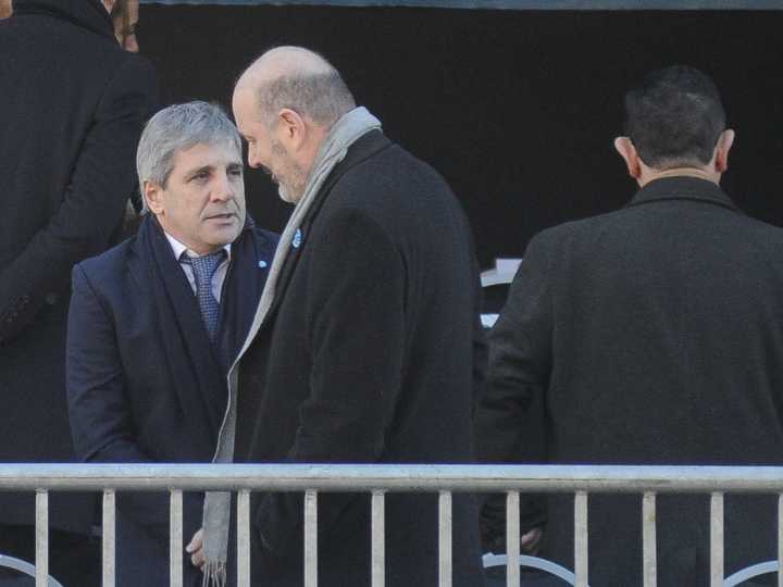 Dólar: una frase de Sturzenegger generó dudas en el mercado y Economía tuvo que salir a ratificar el esquema de bandas