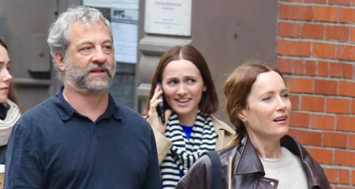 Leslie Mann & Judd Apatow Go Shopping with Daughter Maude in NYC | Judd Apatow, Leslie Mann, Maude Apatow 