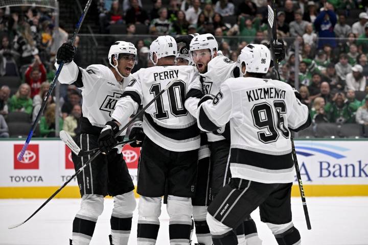 Deadspin | Adrian Kempe OT hero again as Kings top slumping Stars