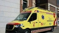 Evacuado al Hospital un joven herido en un accidente entre un coche y un camión en León