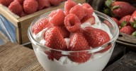 Yogur griego casero: cómo prepararlo en pocos minutos con solo dos ingredientes