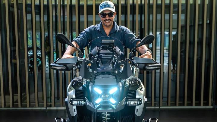 Rajvir Jawanda Death: Late Singer's Video With His BMW Bike Goes Viral; Fans Blame Bad Roads Of India For His Accident