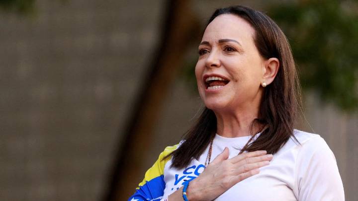 Breaking video: How Nobel panel broke news to Maria Corina Machado and what she said