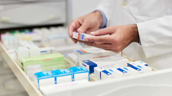 Una de cada seis infecciones bacterianas confirmadas en el 2023 era resistente a antibióticos, según la OMS