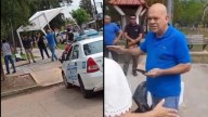 Escándalo en Chaco: el diputado Aldo Leiva tiró una carpa de La Libertad Avanza y agredió a un camarógrafo