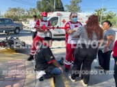 Choque de motocicleta en Monclova deja pareja herida