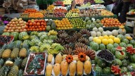 Inflación en México Da Ligero Respiro: Frutas y Verduras, Más Baratas en Octubre de 2025