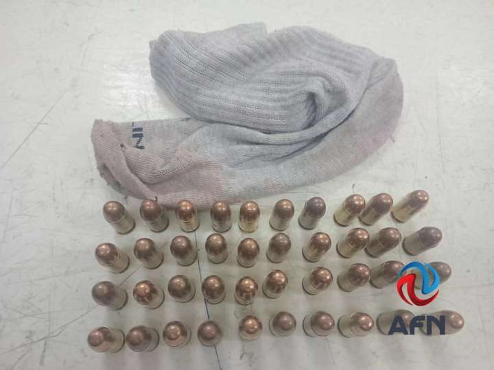 Detuvo la municipal a una pareja en posesión de 40 cartuchos calibre .45