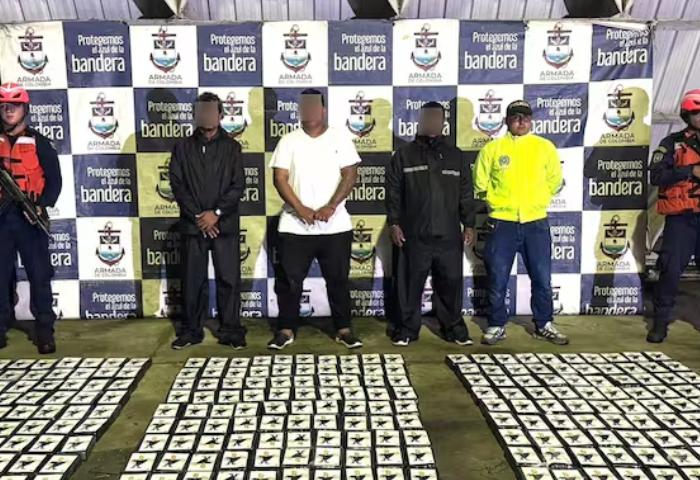 Armada incauta casi tres toneladas de cocaína en el Pacífico; el presidente Petro anunció la operación