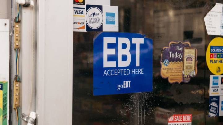 Food aid for Bay Area families at risk as government shutdown enters 25th day