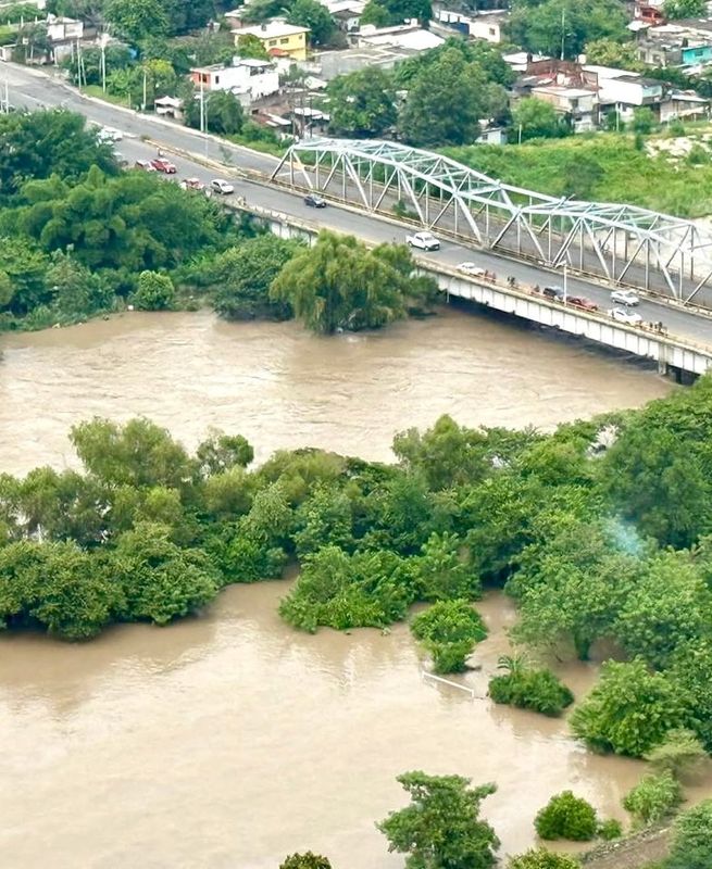 Heavy rains in Mexico leave more than 20 dead