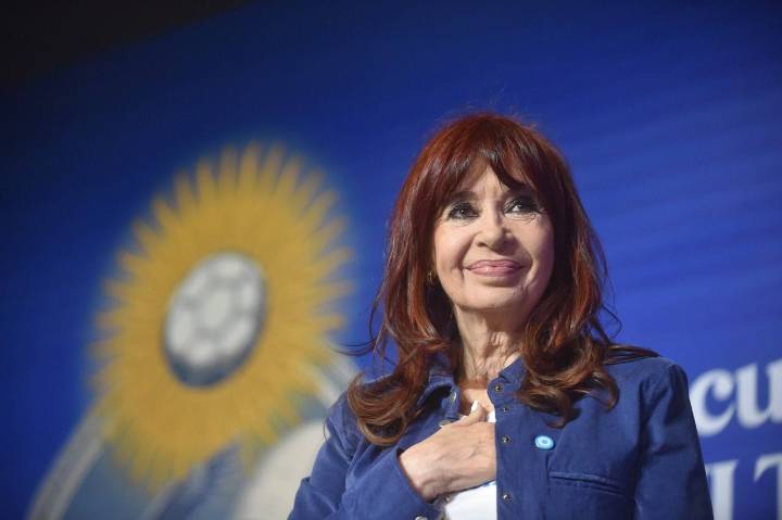 Cristina Kirchner cuestionó a Kicillof por la estrategia: “Fue un error político desdoblar la elección”