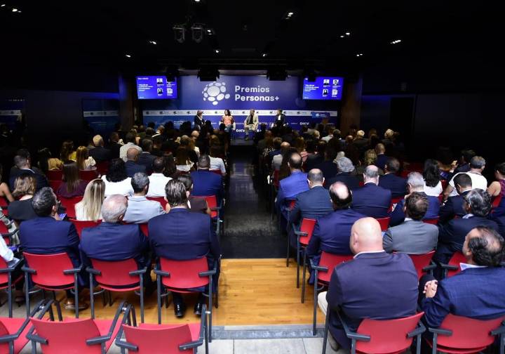 Los Premios Personas+ reivindican lo 'humano' ante el empoderamiento de la IA en CANARIAS7