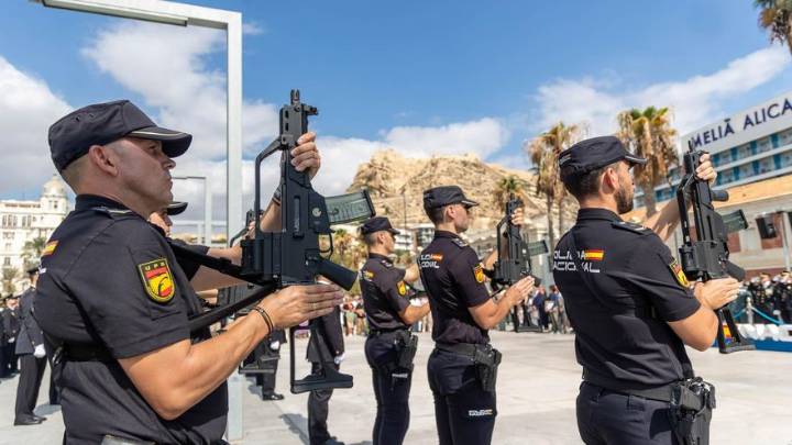 Así festejó la Policía Nacional a su patrón en Alicante