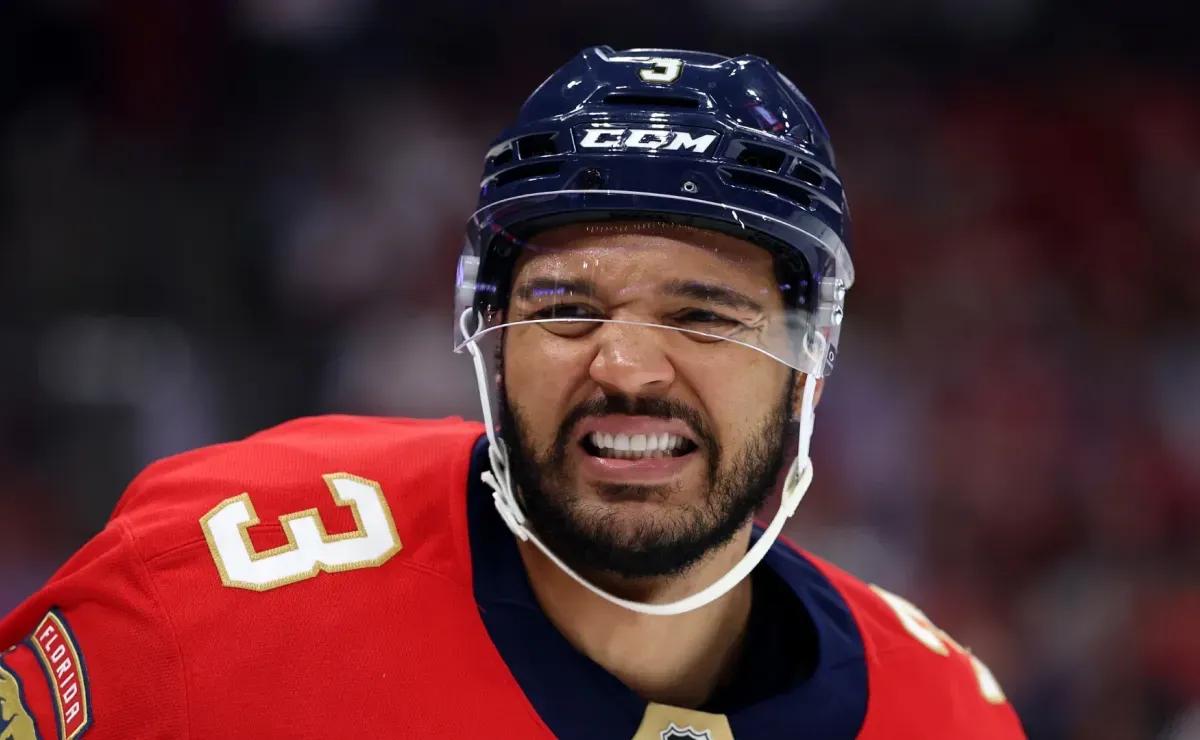NHL News: Panthers’ Seth Jones clears the air with bold message to Connor Bedard, Blackhawks ahead of first meeting
