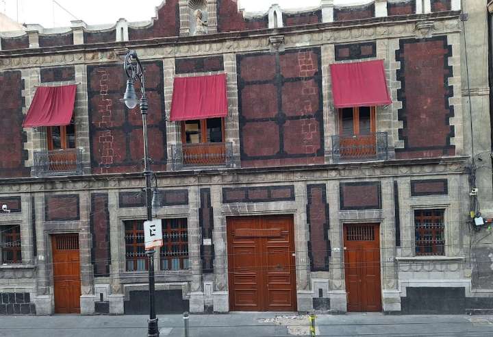 Piden defender el Seguro del Maestro; el charrismo sindical desea su capital