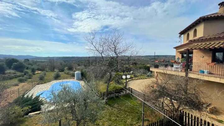 Finca rústica de lujo a la venta en un pueblo de Huesca entre los más bonitos de España