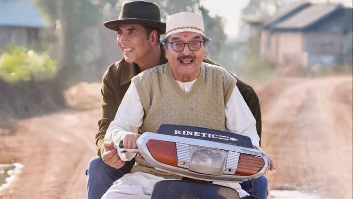 Akshay Kumar 'Speechless' As Asrani Passes Away: 'We Shared A Hug Just Last Week At Haiwaan Shoot'
