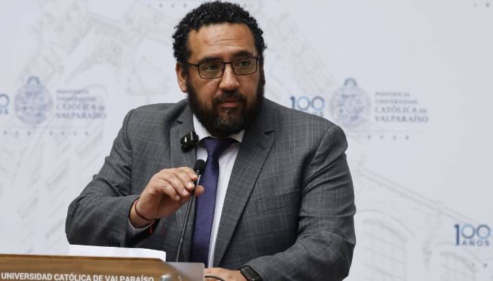 Ministro Cataldo defiende el Simce 2025 y dice que cifras de implementación han sido superiores a años anteriores
