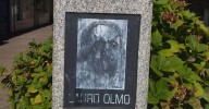 ¿Sabe usted que apenas se reconoce al escritor barquense Lauro Olmo  en la reproducción de su rosto que el Concello de O Barco le dedicó?