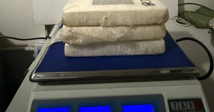 Levaban más de 5 kilos de cocaína y marihuana en el baúl: la carga iba a Neuquén desde Regina