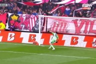 Roja y ¡bombazo! Barracas vs. Boca se juega con tensión: lo echaron al hijo de Chiqui Tapia y hubo un golazo desde muy lejos