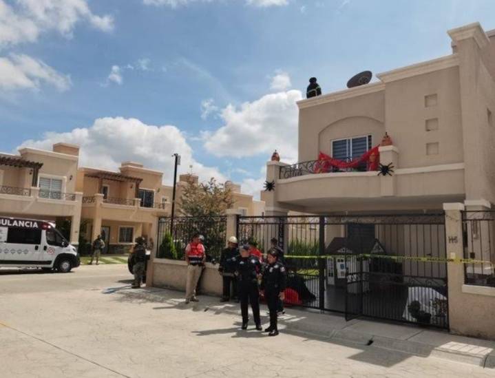 Cae avioneta en una vivienda de la colonia Viñedos en Pachuca