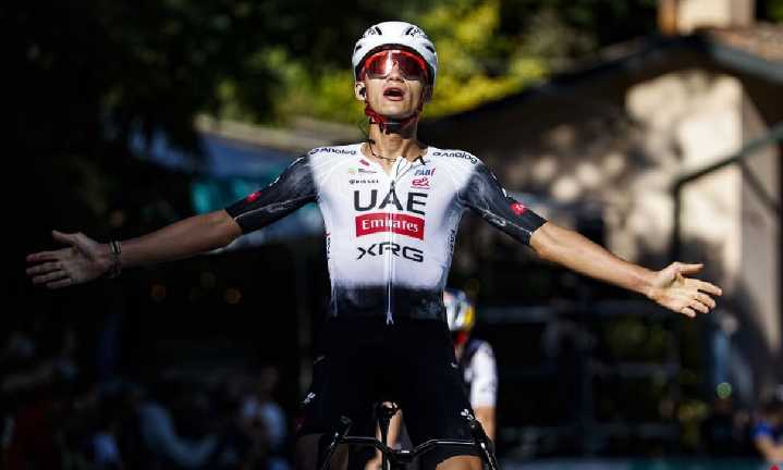 ¡No tiene límites! Isaac del Toro está en el top-3 del ranking de la Unión Ciclista Internacional