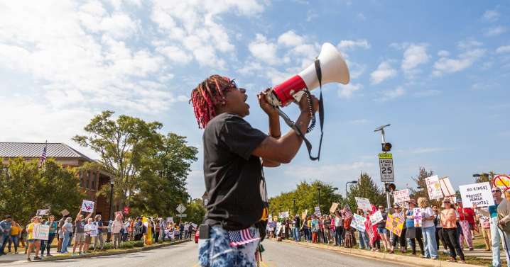 Photos: Scenes from the No Kings Protests