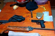 Incautaron un aire comprimido, una réplica de pistola y droga en Paraná