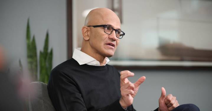 Los salarios de los 10 CEO mejor pagados en Wall Street en firmas como Microsoft, Apple y Starbucks