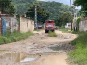 Denuncian mal estado de la calle Piar de Santa Cruz
