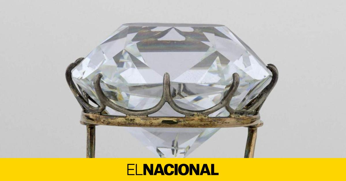 El 'Regente', el diamante "maldito" de 140 quilates que los ladrones del Louvre no se han llevado