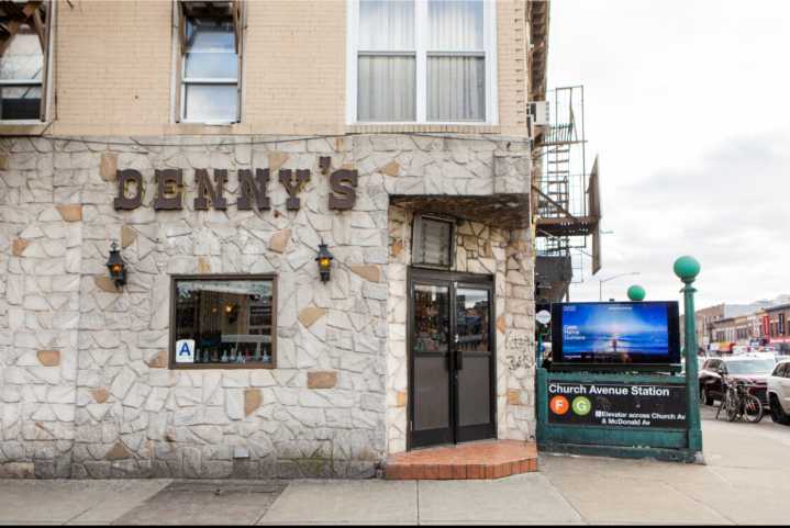 Golden anniversary: Denny’s Pub marks 50 years as a Kensington staple • Brooklyn Paper