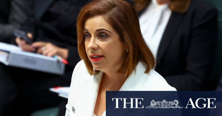 Triple Zero crisis: Anika Wells faces heat over Optus outage and deaths