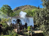 Bomberos sofocaron un incendio en una vivienda de barrio Altos de San Pedro en Villa Carlos Paz