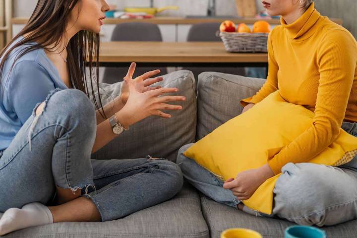Woman Tricks 'Chronically Late Friend' to Be on Time, but Plan Backfires