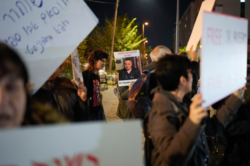 Israel libera a parte del personal médico de Gaza, pero el conocido jefe de un hospital sigue preso