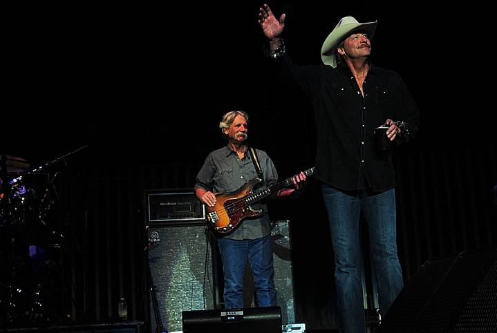 Alan Jackson’s net worth: Retiring country music legend is walking away with a fortune