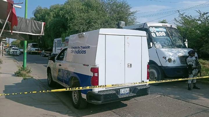 Asesinan mujer a balazos en base de transporte público en Villas de los Sauces, Celaya