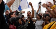 Familias israelíes celebran inminente liberación de rehenes tras acuerdo con Hamás