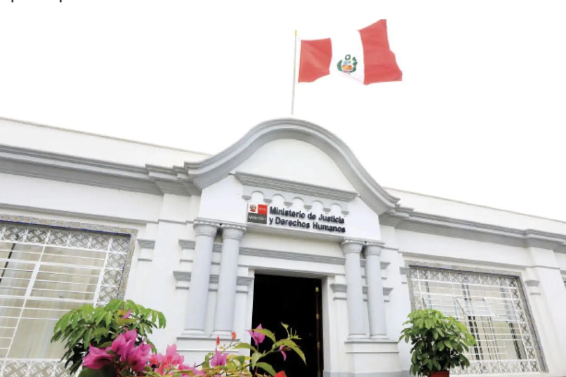 Minjusdh destaca promulgación de decreto que permite acelerar construcción de penales