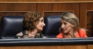 Díaz blinda el alza del SMI ante Hacienda y pone en un brete a Montero por el pago de impuestos