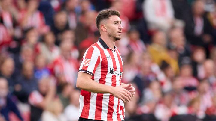 Laporte sustituye a Huijsen en la selección
