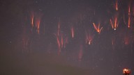 Un fotógrafo español cuenta en 'El País' cómo capturó la histórica imagen de los 'rayos rojos'