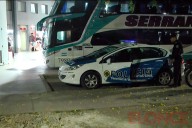 Violenta agresión en la Terminal de Ómnibus de Paraná: una mujer en situación de calle golpeó a un policía