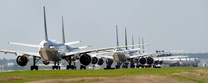 There are recurring ground stops at Houston airports amid ongoing government shutdown