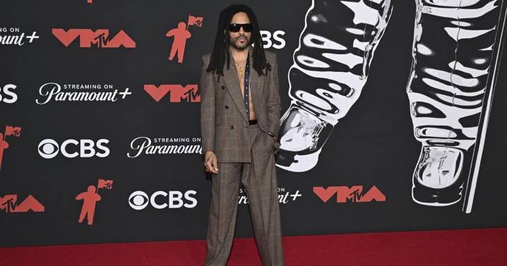 Lenny Kravitz to star in NBC's 'Sunday Night Basketball' opening