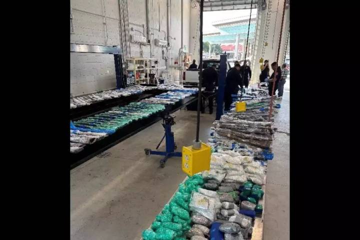 EU frustra megaoperación de tráfico de armas hacia México: incautan más de 500 rifles y 31 mil balas en Laredo