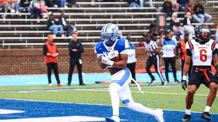 Campbell overpowers Hampton with second